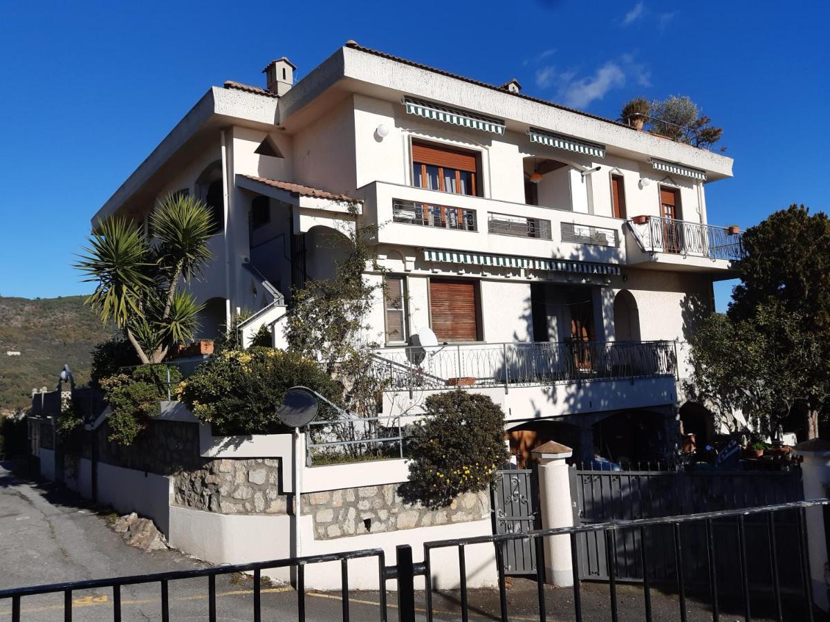 Bressa De Ma Affittacamere, Room & Breakfast Пиетра Лигуре Екстериор снимка