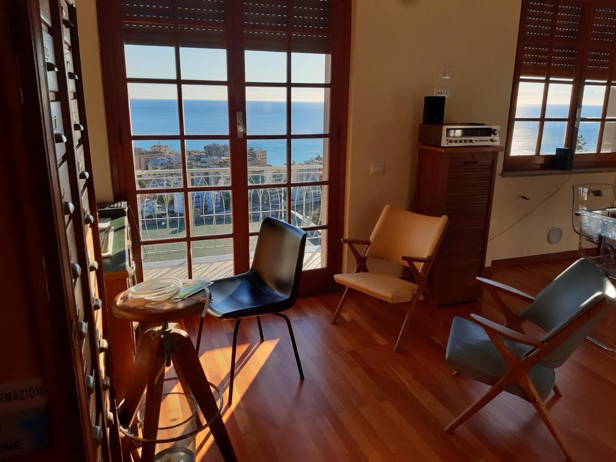 Bressa De Ma Affittacamere, Room & Breakfast Пиетра Лигуре Екстериор снимка