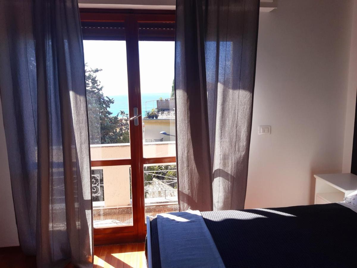 Bressa De Ma Affittacamere, Room & Breakfast Пиетра Лигуре Екстериор снимка