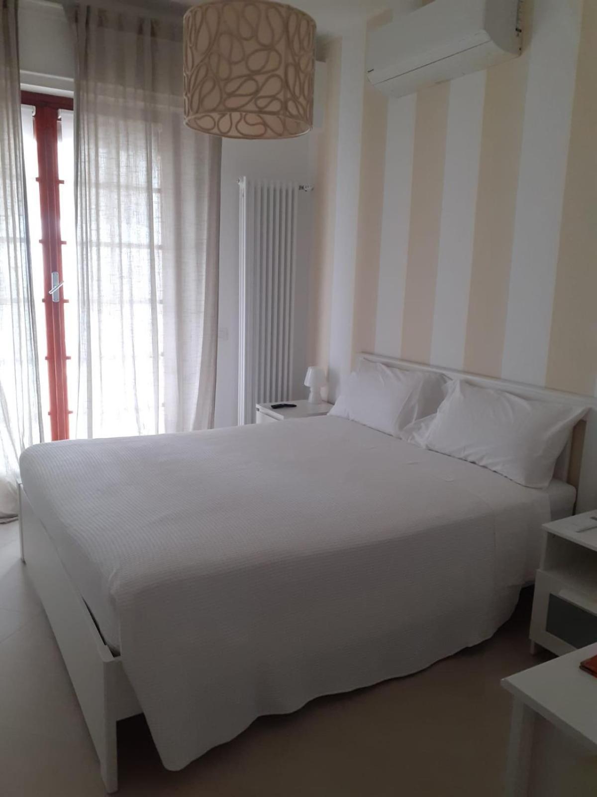 Bressa De Ma Affittacamere, Room & Breakfast Пиетра Лигуре Стая снимка